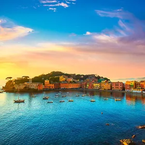 casa-levante-con-terrazzo-centro-citt-carruggio-e-mare.hotelitalianriviera.com/